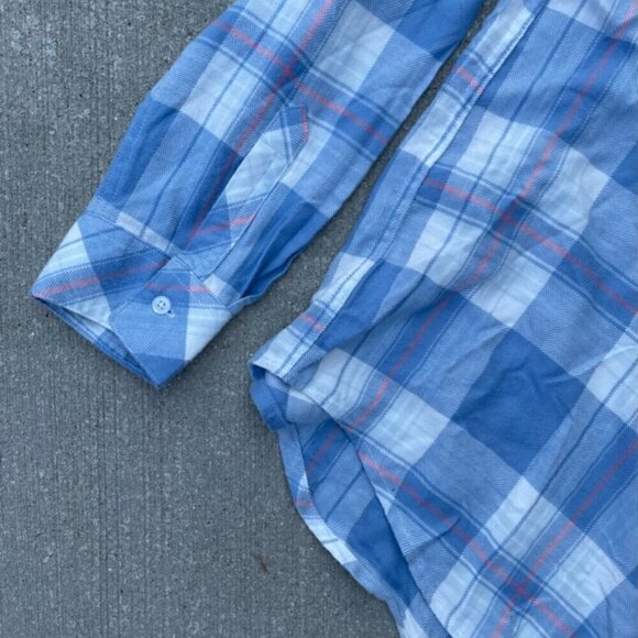Woman's  Soft Plaid Flannel Button Down Size Medium - Picture 5 of 15